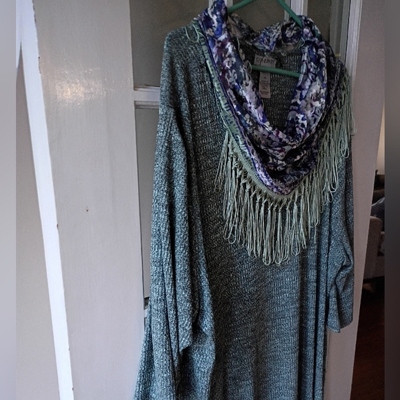 Catherines Women's Plus Size Impossibly Soft Tunic & Scarf Duet 2X - Picture 4 of 15